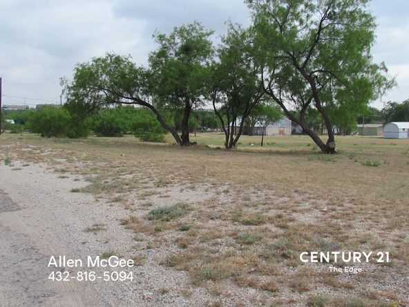 1206 W 4th St, Big Spring, TX 79720